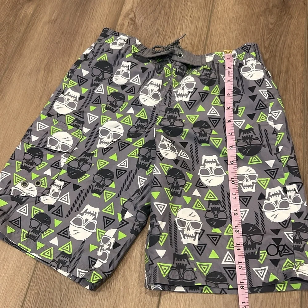 OP Board Shorts Skulls Small (6-7) Elastic Waistline Drawstring Cargo Pocket